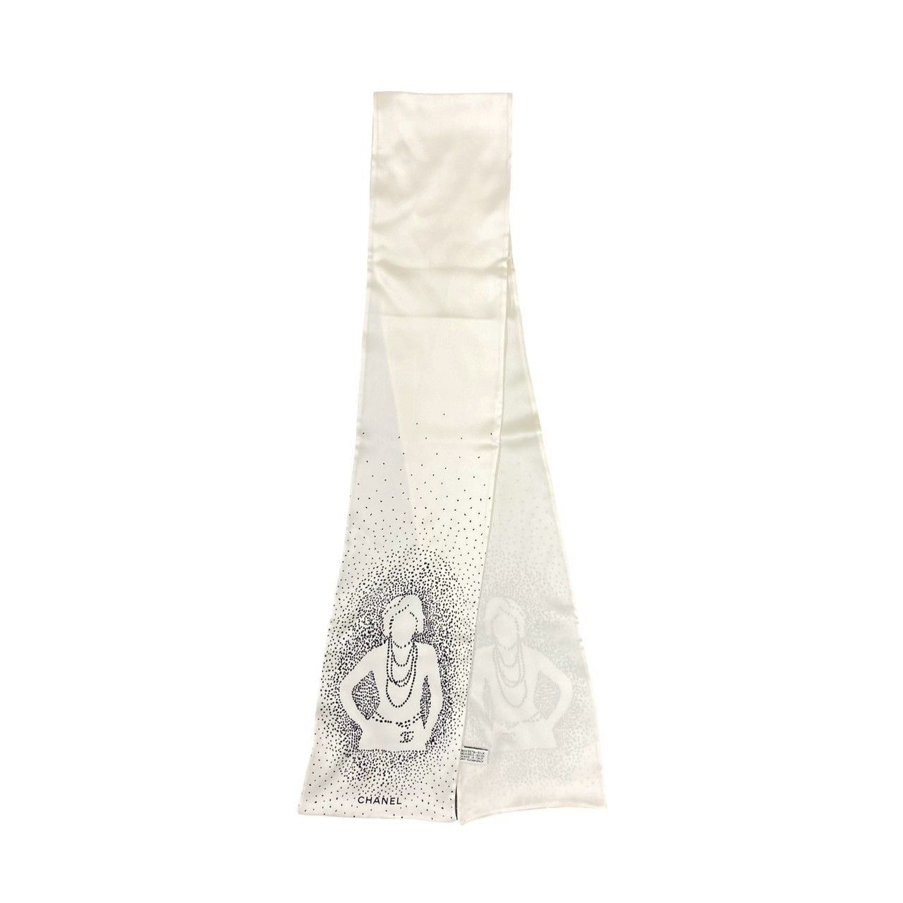 (きっき) CHANEL ホワイト シルク　ストール 極 美品 希少品 箱付き CHANEL シャネル ロゴ シルク スカーフ 柄