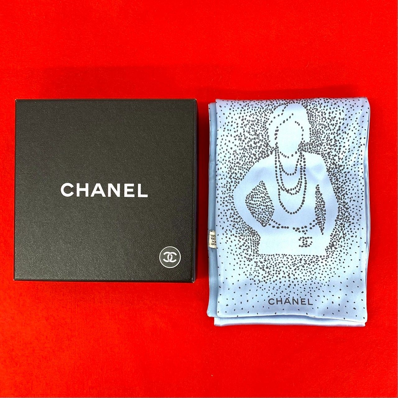 極 美品 希少品 箱付き CHANEL シャネル ロゴ シルク スカーフ 柄