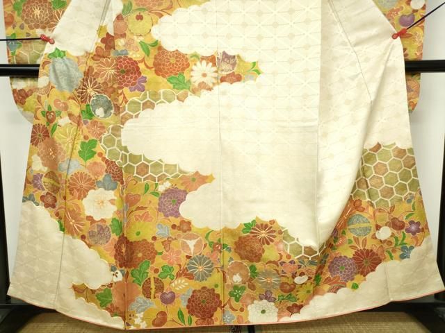 平和屋着物▽豪華振袖 駒刺繍 亀甲双蝶花文 金彩 金通し地 正絹 逸品