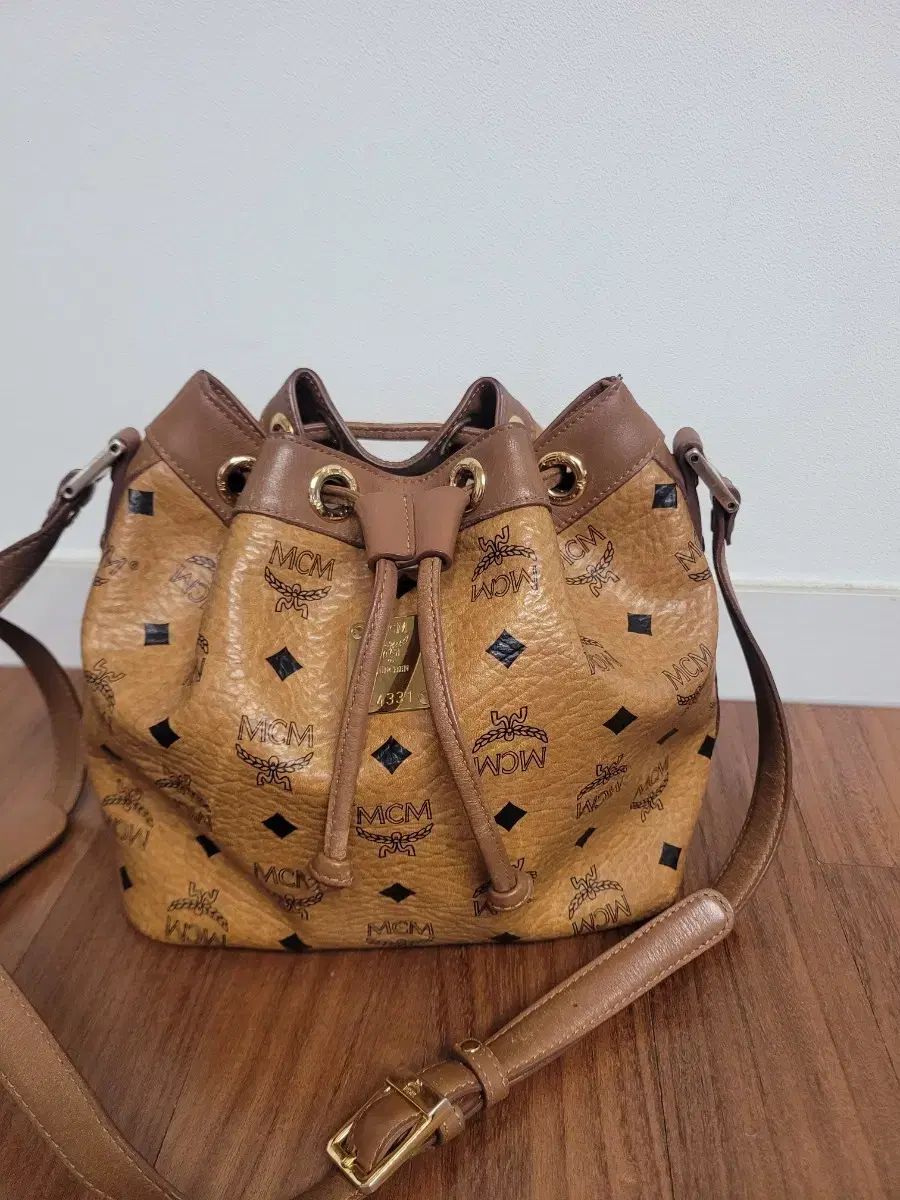 MCM ヴィセトス バケットバッグ ブラウン