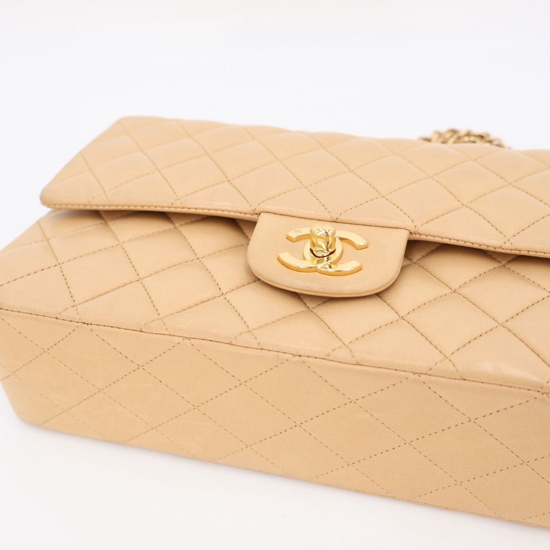 シャネル CHANEL マトラッセ25 チェーンショルダーバッグ ダブルフラップ ベージュ ラムスキン