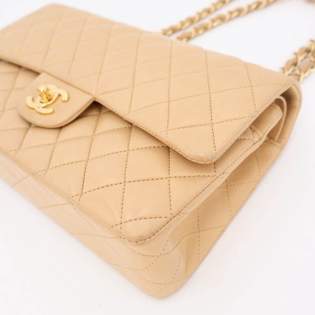 シャネル CHANEL マトラッセ25 チェーンショルダーバッグ ダブルフラップ ベージュ ラムスキン