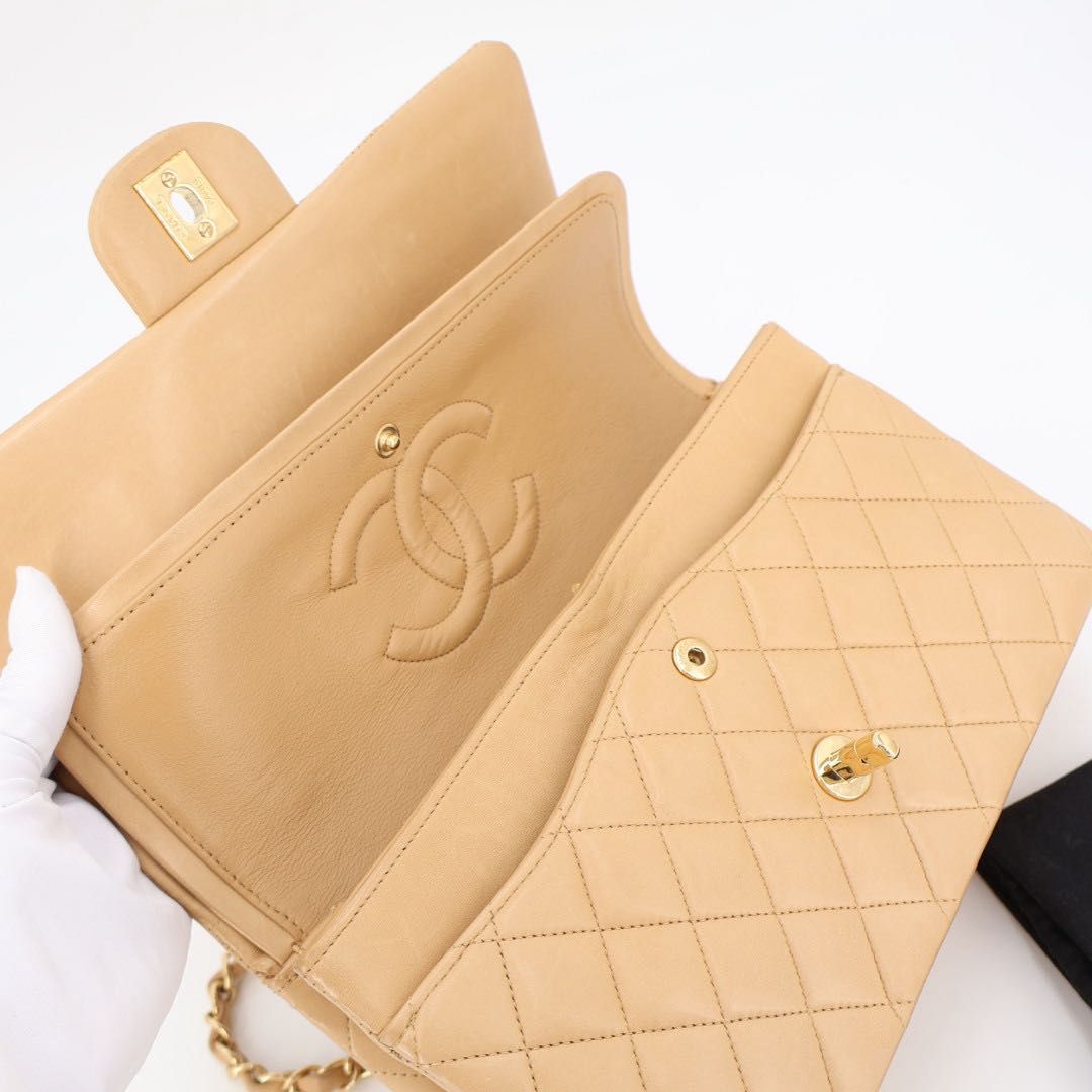 シャネル CHANEL マトラッセ25 チェーンショルダーバッグ ダブルフラップ ベージュ ラムスキン