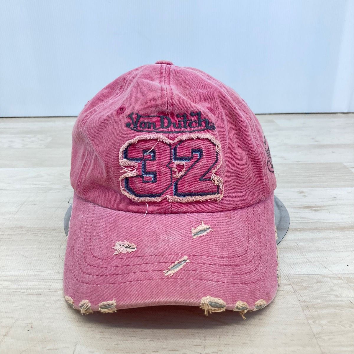 Von Dutch ボンダッチ キャップ 帽子 ピンク ダメージ加工 32 ロゴ