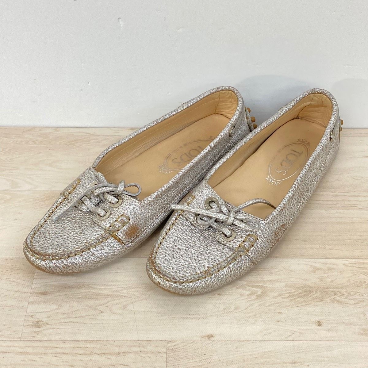 TOD'S トッズ ドライビングシューズ モカシン シルバー レディース