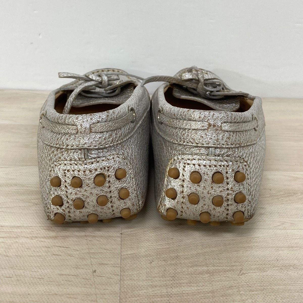 TOD’S モカシン ドライビングシューズ　24cm TOD'S トッズ ドライビングシューズ モカシン シルバー レディース