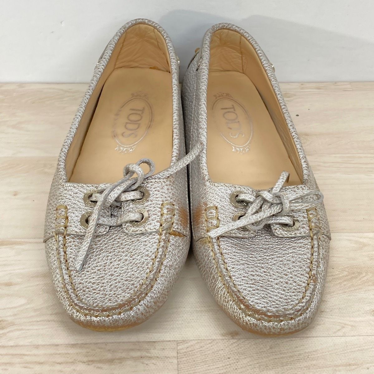 TOD’S モカシン ドライビングシューズ　24cm TOD'S トッズ ドライビングシューズ モカシン シルバー レディース
