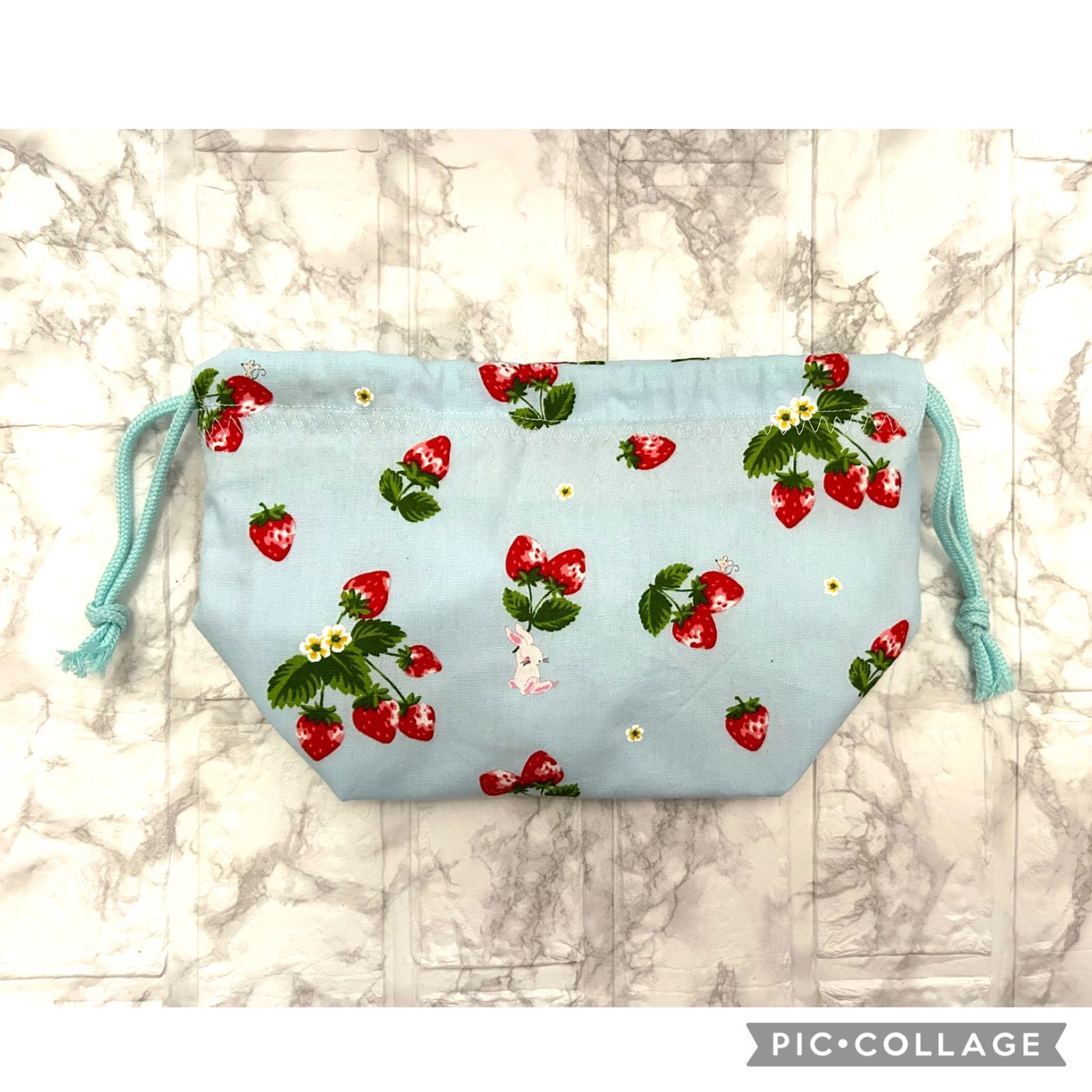 ハンドメイド　お弁当袋　水色　いちご柄 保温保冷・いちご・水色・お弁当袋(Sサイズ) - メルカリ