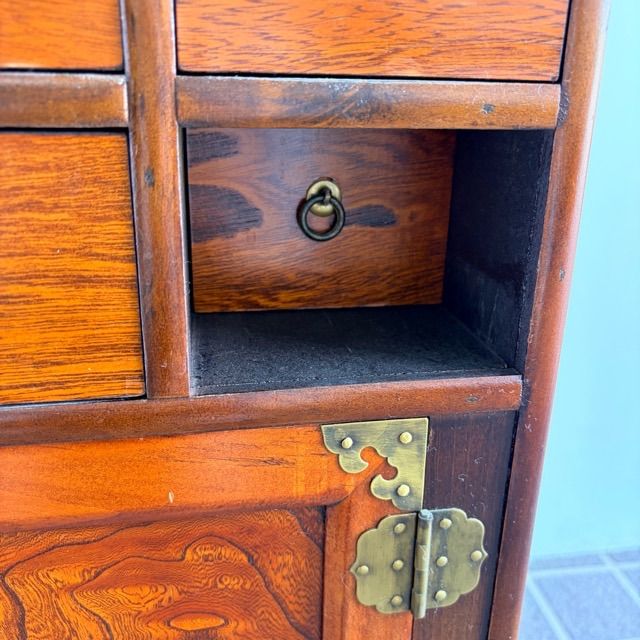 李朝家具 薬箪笥 隠し収納付き 配送不可、現地引取のみ、リユース品】李朝家具 薬箪笥 隠し収納付き
