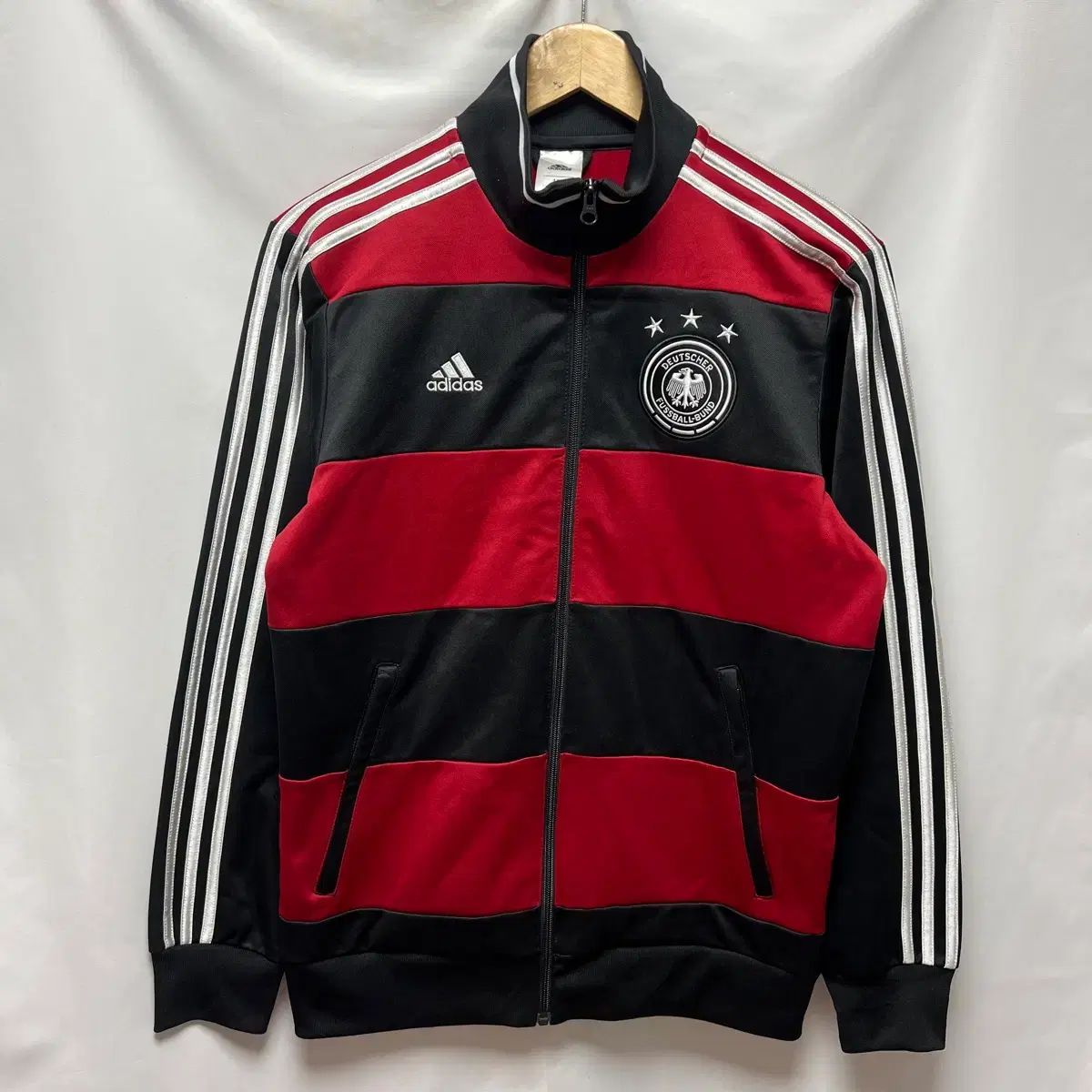 正規品/L adidas ドイツ サッカー 韓国国家代表 3本線 ブラックレッド 黒赤 トラックジャージ