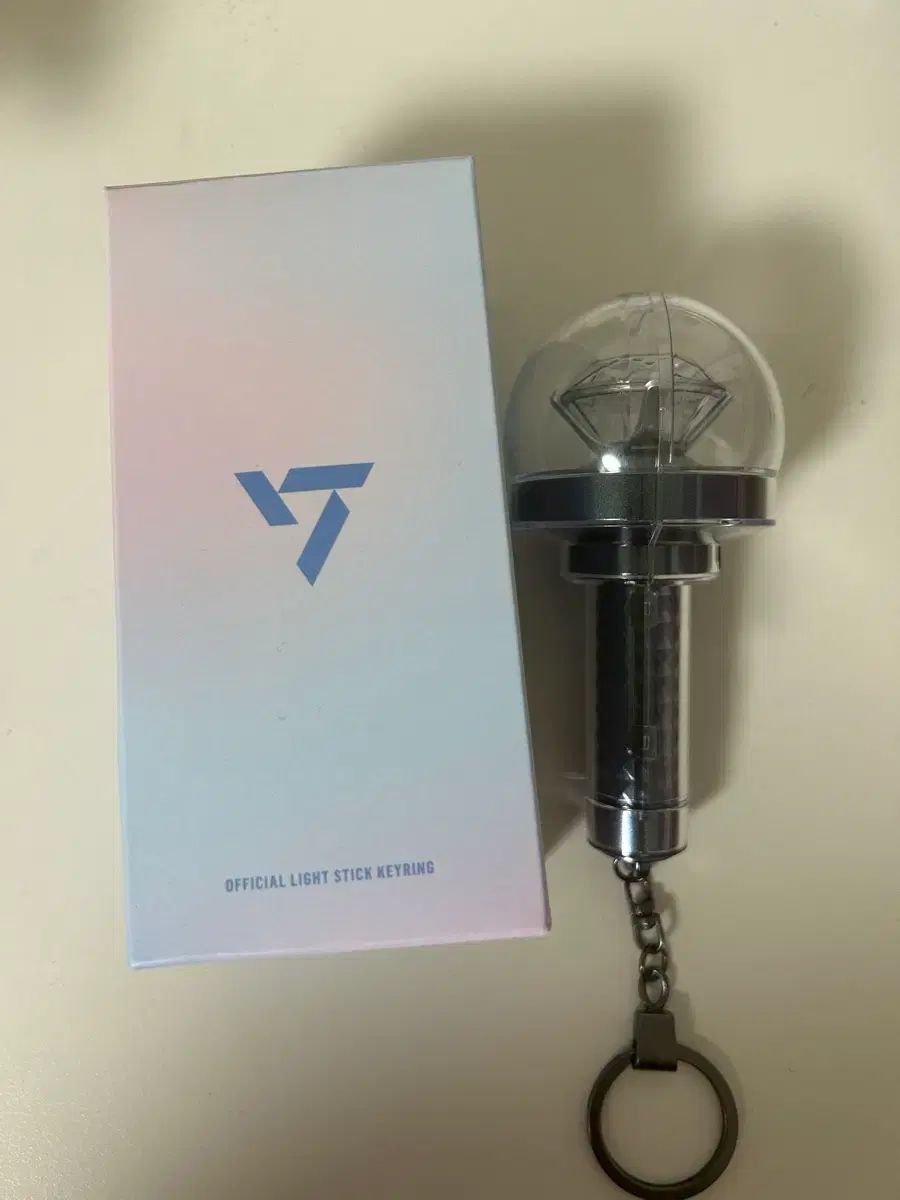 SEVENTEEN 公式 ミニ ペンライト カラット棒 キーホルダー - メルカリ