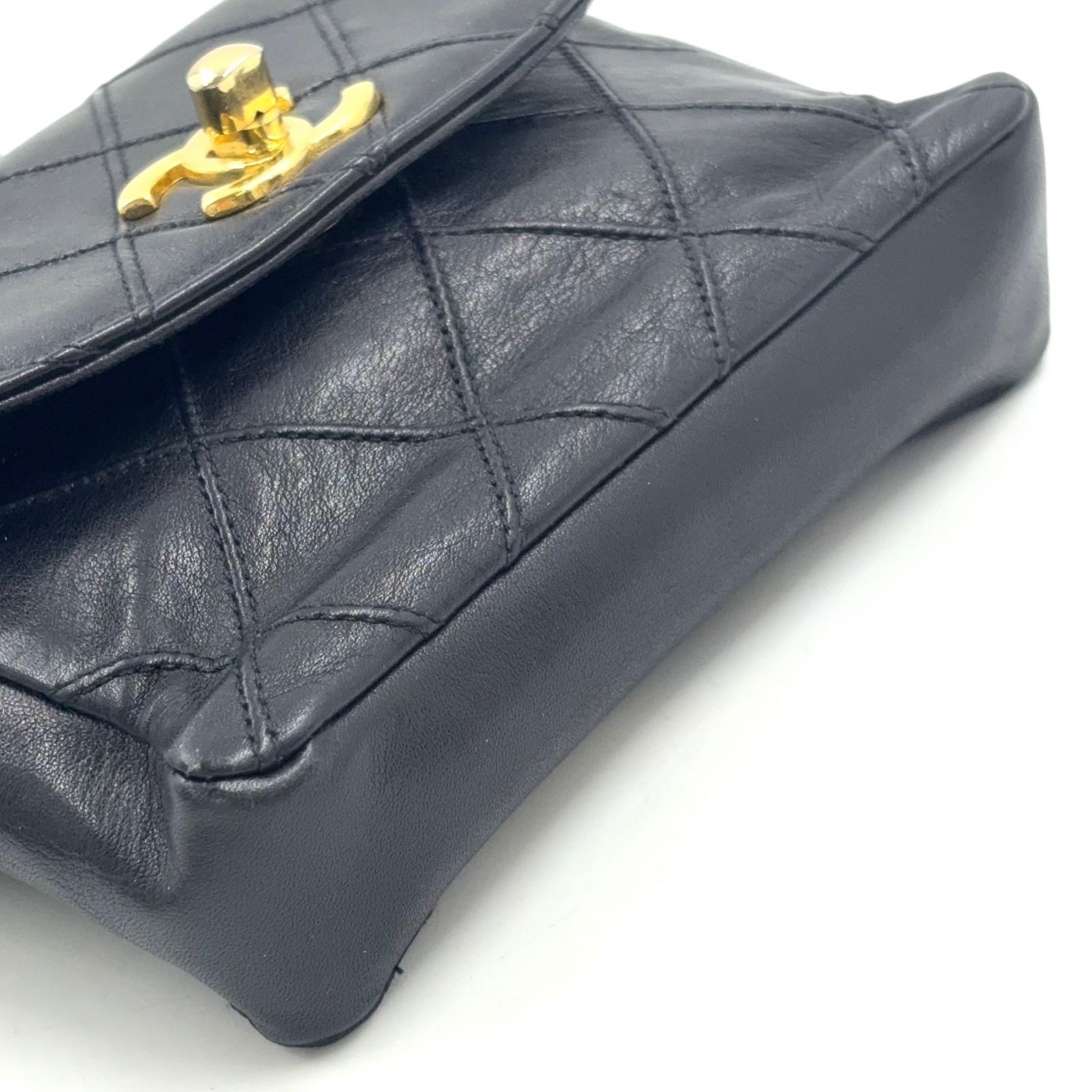新着】CHANEL マトラッセ ターンロック ウエストポーチ ベルトバッグ