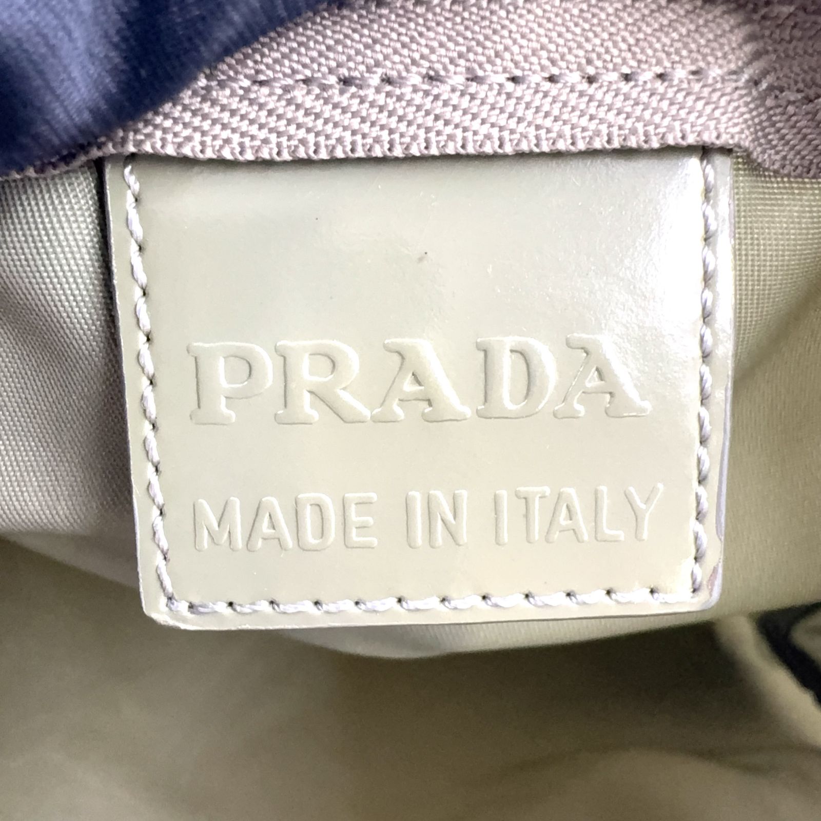新着】PRADA 三角ロゴプレート ナイロン ナイロン カーキグリーン