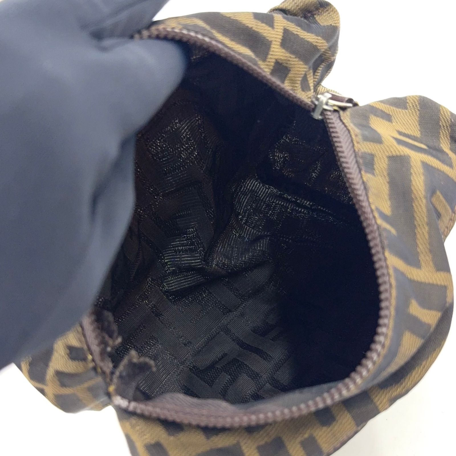 新着】FENDI ズッカ柄 レザー、ナイロンキャンバス カーキブラウン