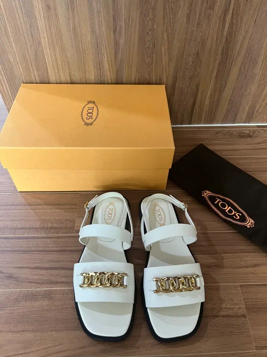 新品 TOD'S トッズ サンダル 白 36.5