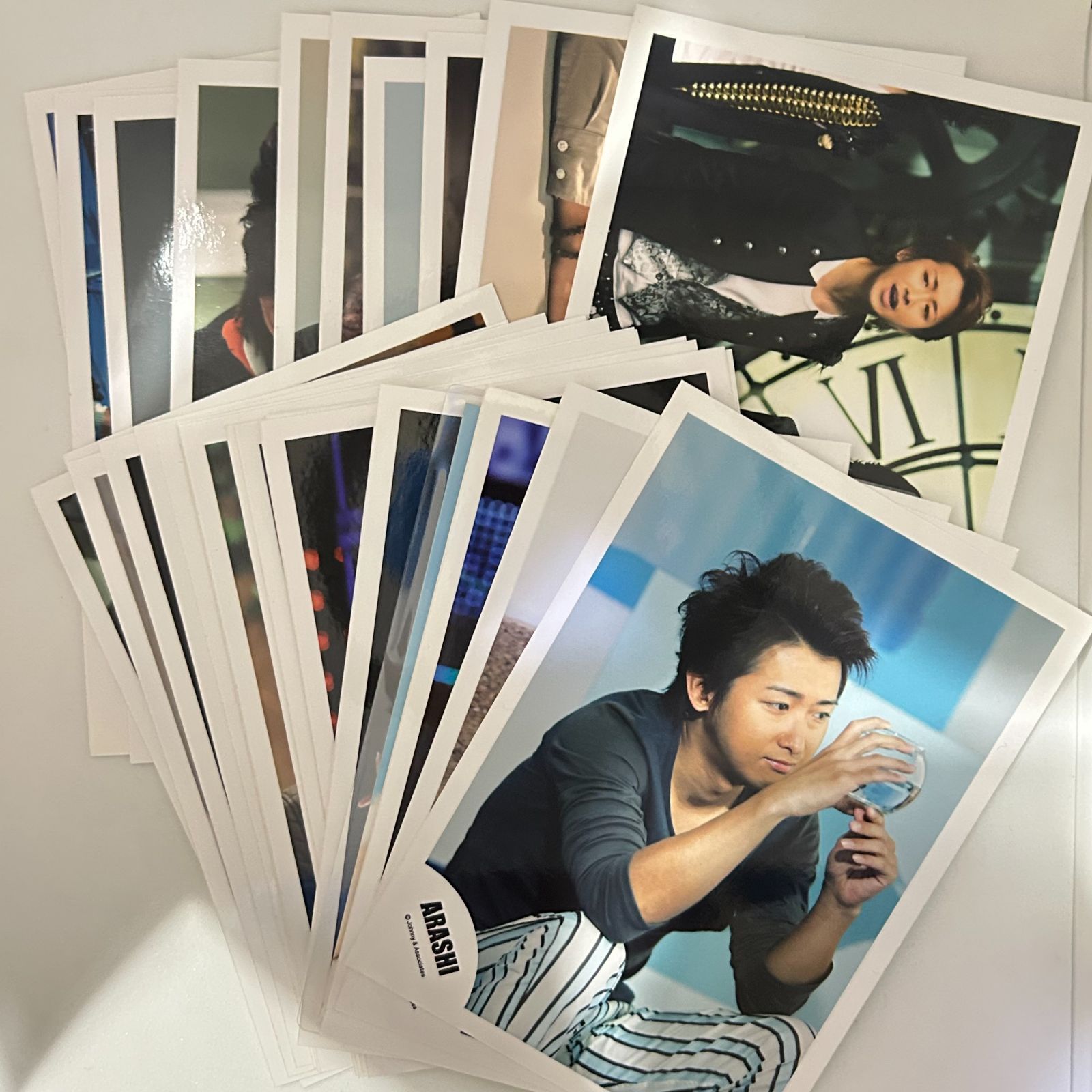 嵐 大野智 公式写真 まとめ売り 送料無料 嵐 大野智 公式写真 他 まとめ売り 29枚 写真#16482 - メルカリ