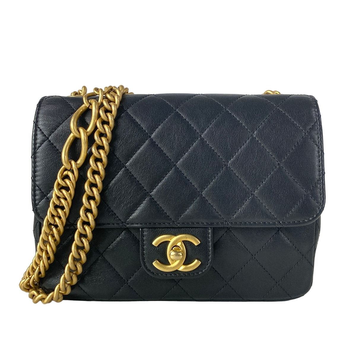 CHANEL(シャネル) ショルダーバッグ美品 マトラッセ 黒 チェーンショルダー/ゴールド金具 レザー