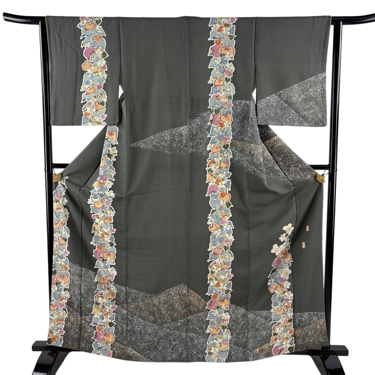 【美品】 訪問着 身丈163cm 裄丈63cm S 袷 落款 草花 金彩 灰緑 正絹 名品 【中古】 13,528円