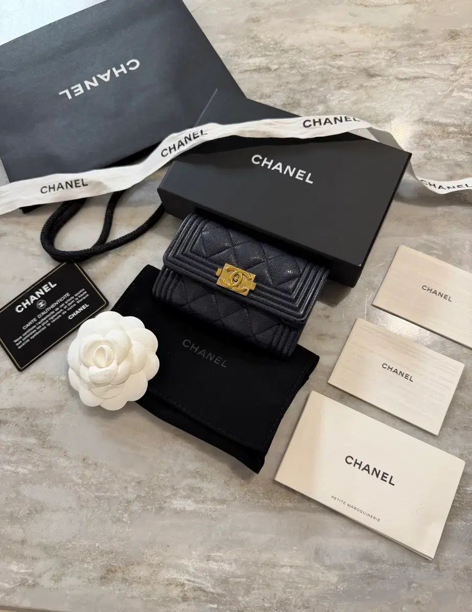 正規品 CHANEL BOY ボーイ カードウォレット 30番台