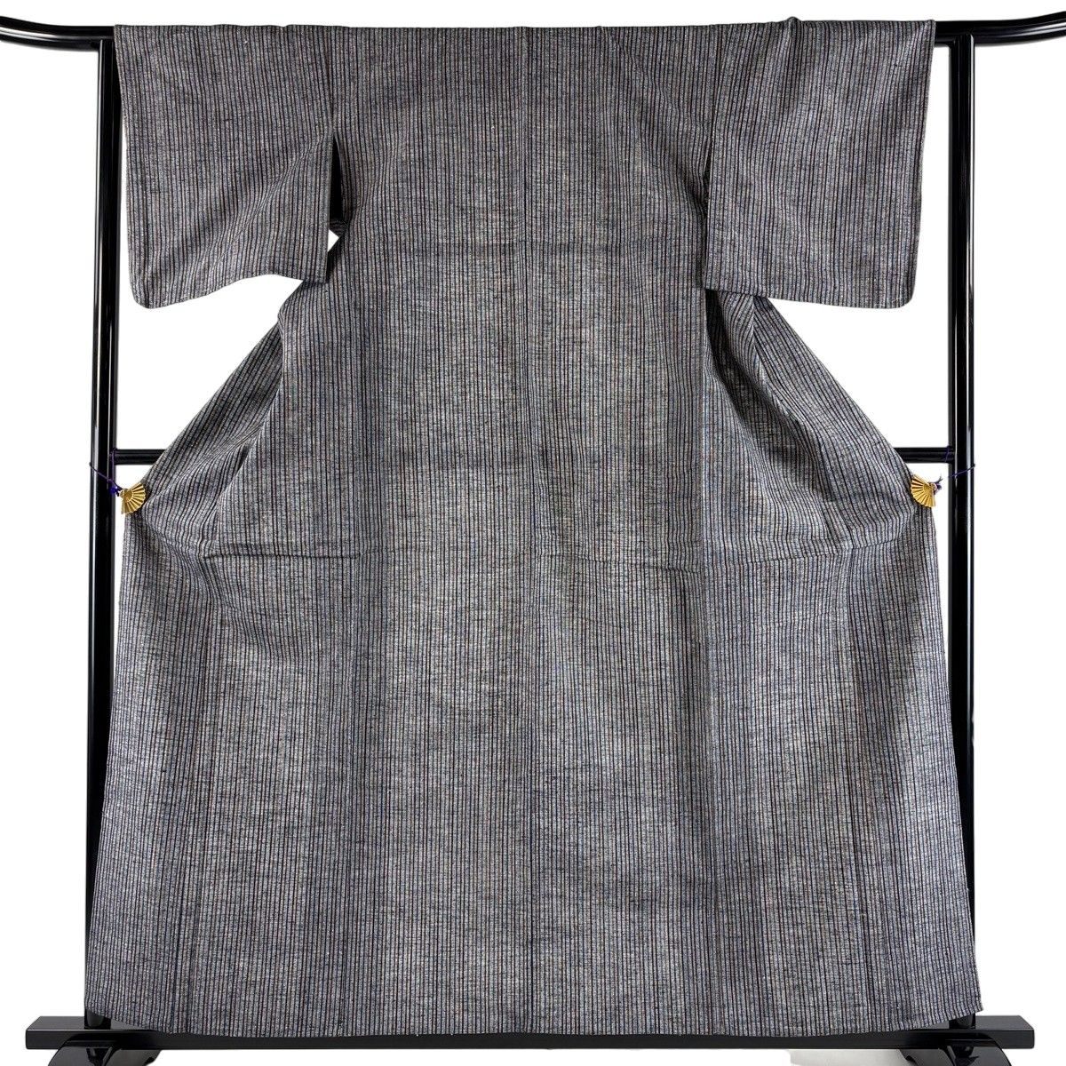 【美品】 紬 身丈159cm 裄丈63cm S 単衣 縦縞 灰色 正絹 秀品 【中古】