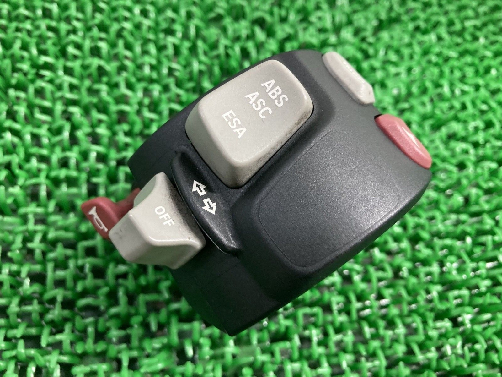 RnineTスクランブラー ハンドルスイッチ 左 8546189-02 BMW 純正 中古 K23 RNT mR