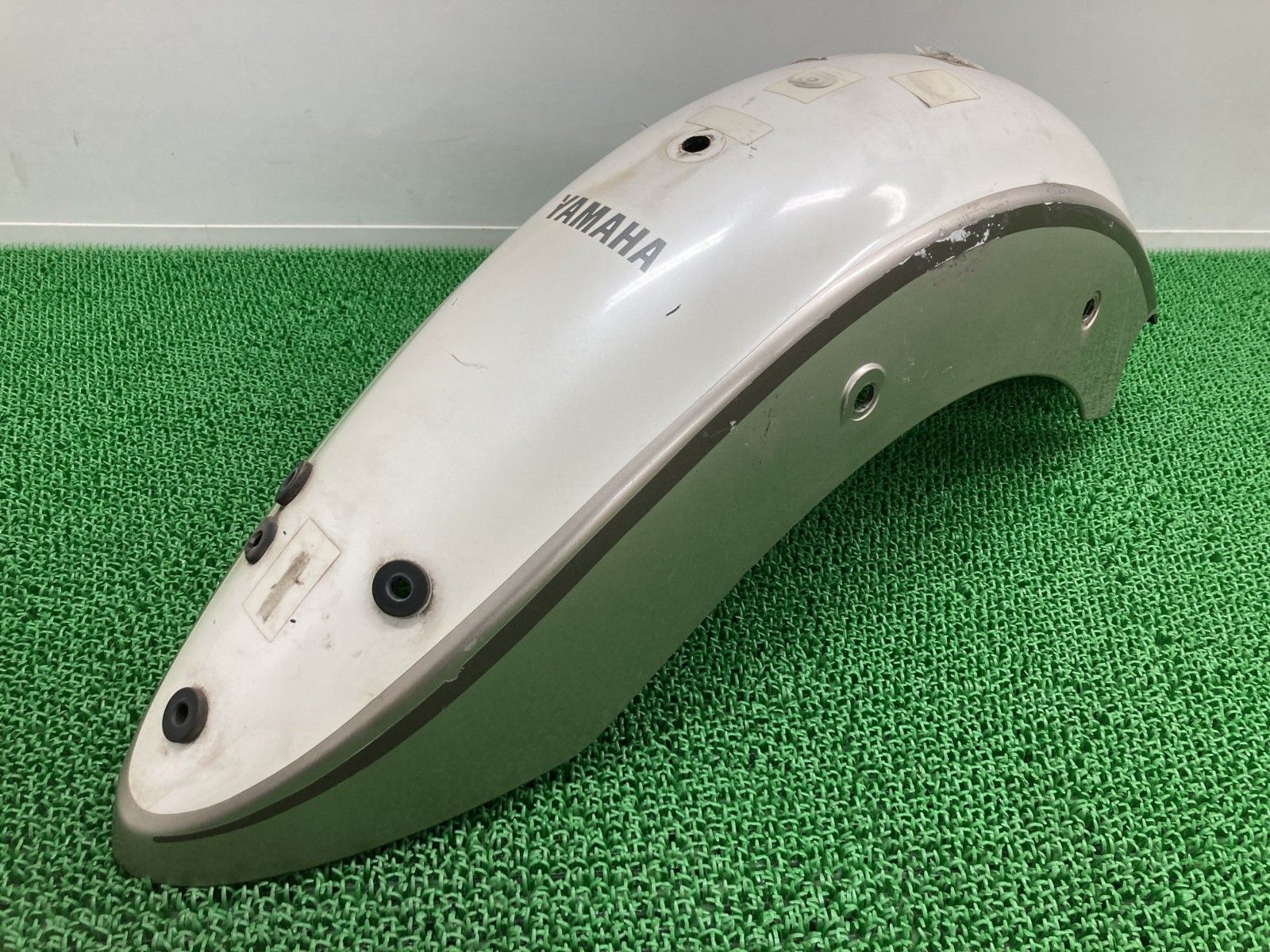 ドラッグスター250 リアフェンダー パール 5JX ヤマハ 純正 中古 VG02J 修復素材に kR ドラッグスター250 リアフェンダー パール 5JX ヤマハ 純正 中古 VG02J