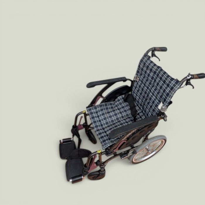 送料無料　カワムラサイクル　 介助用標準車いす　WAVIT+ (ウェイビットプラス)　WAP16-40 km-26-0630-02