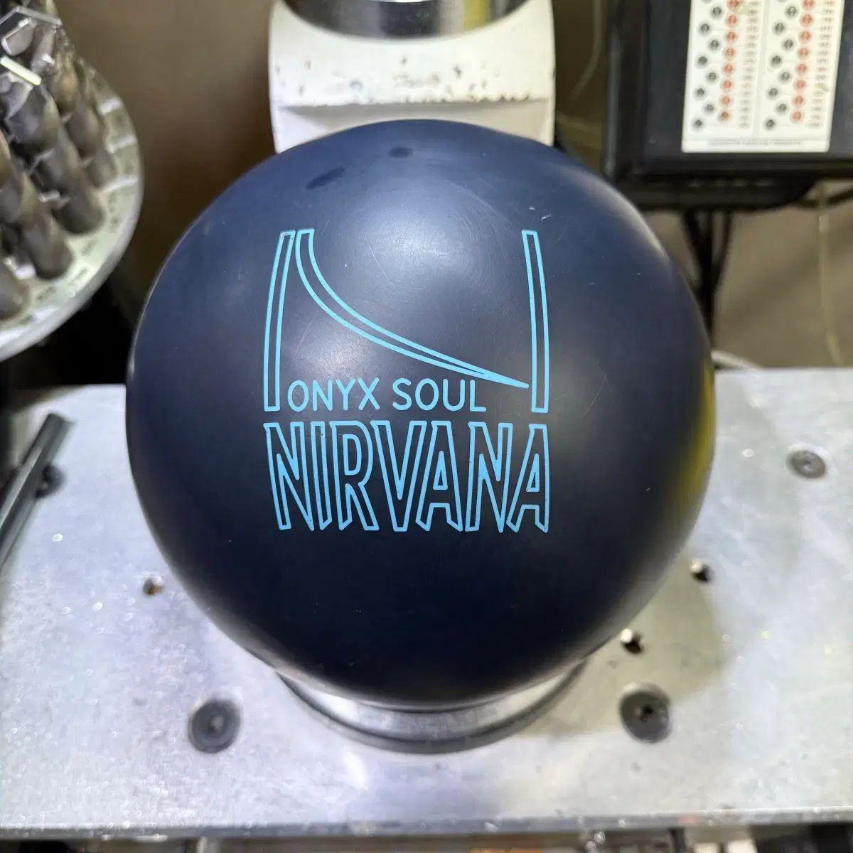 BRUNSWICK（ブランズウィック） - オニキス SOUL NIRVANA (ニルヴァーナ) 14 パウンド (公式球)