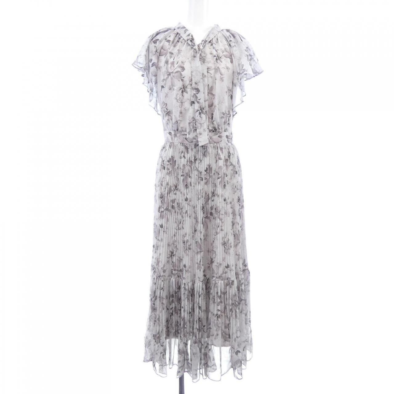 c*a様 新品⭐︎ジャスグリッティー　ワンピース ジャスグリッティ JUSGLITTY ワンピース - メルカリ