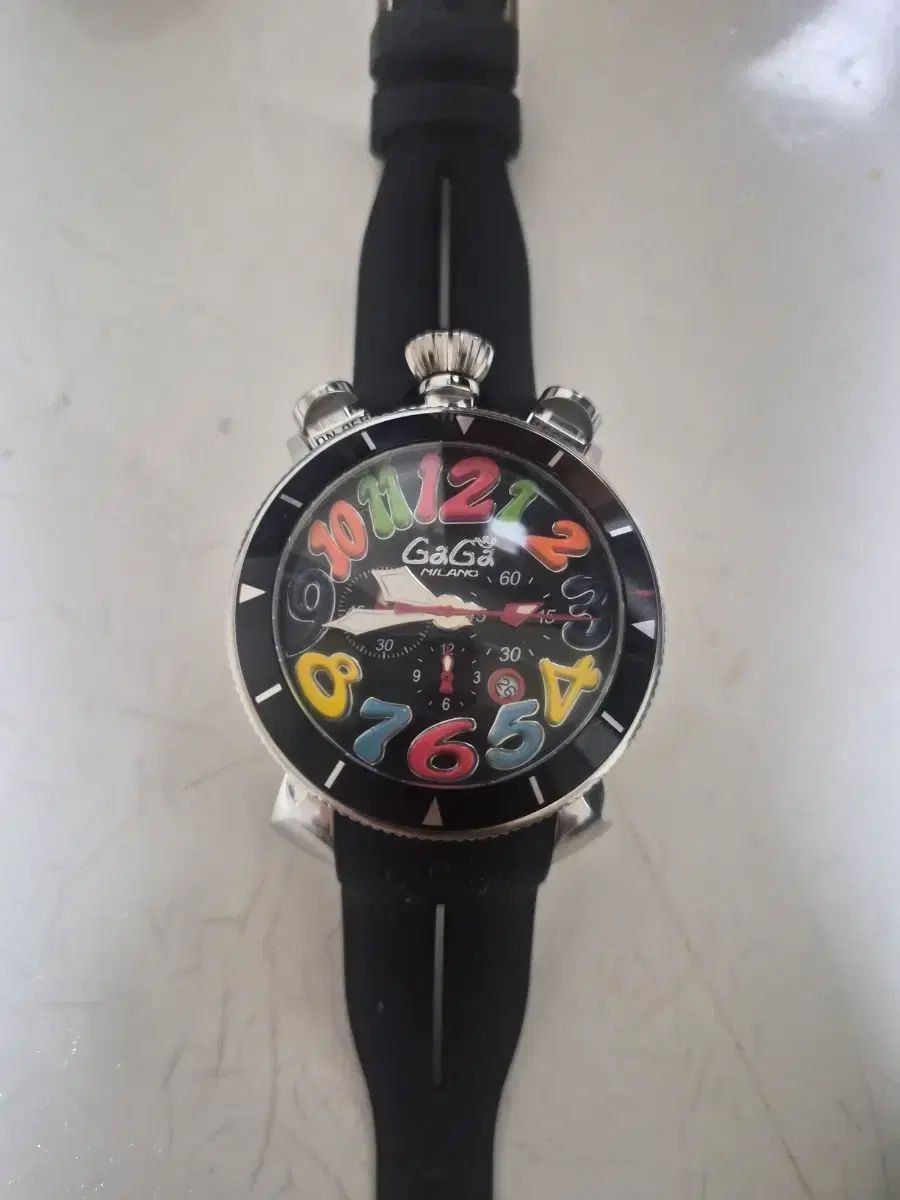 GaGa MILANO 腕時計 ブラックバンド MULTI COLOR 数字