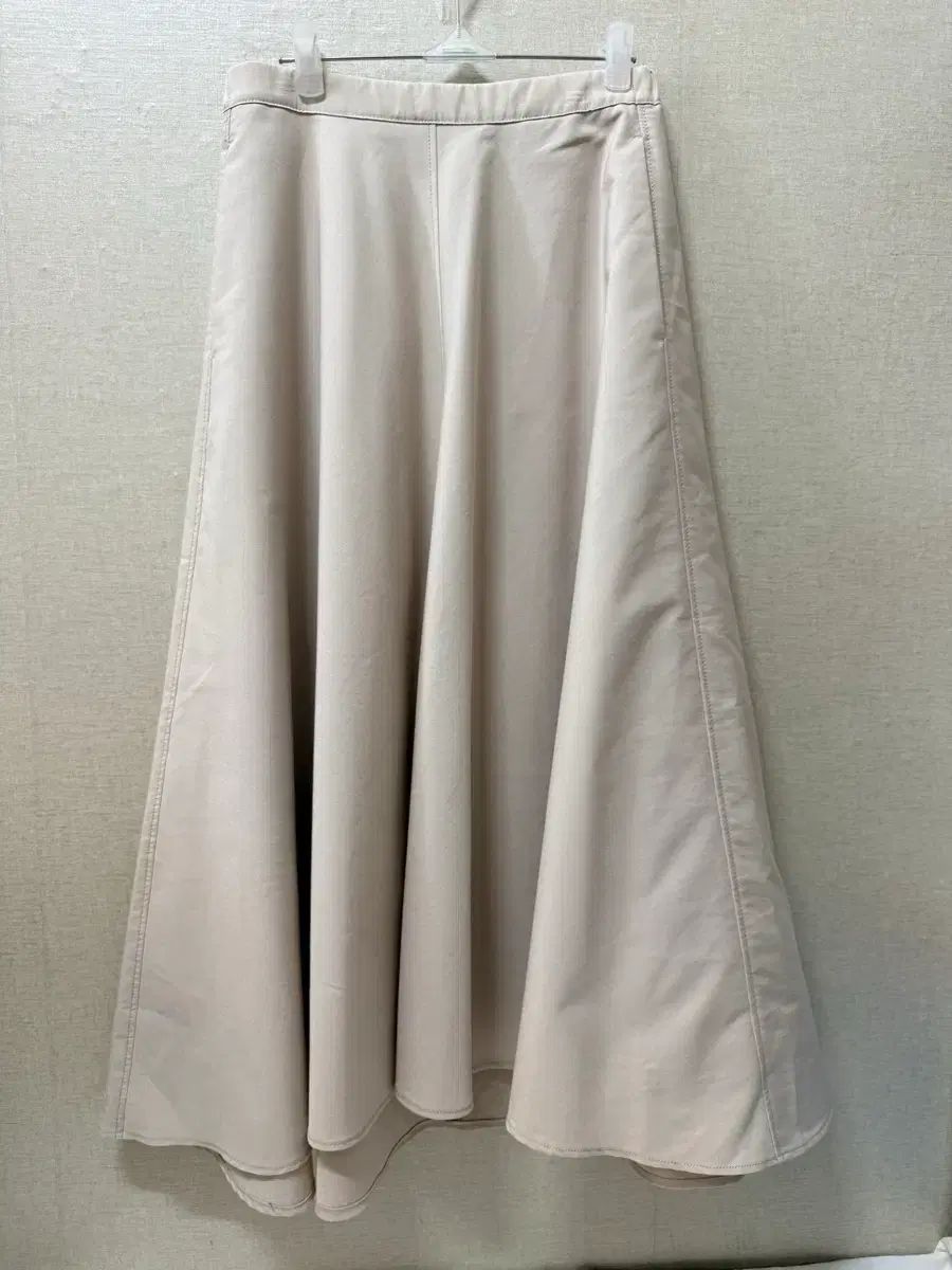 the CASHMERE ベージュ ロング丈スカート ( 55반)