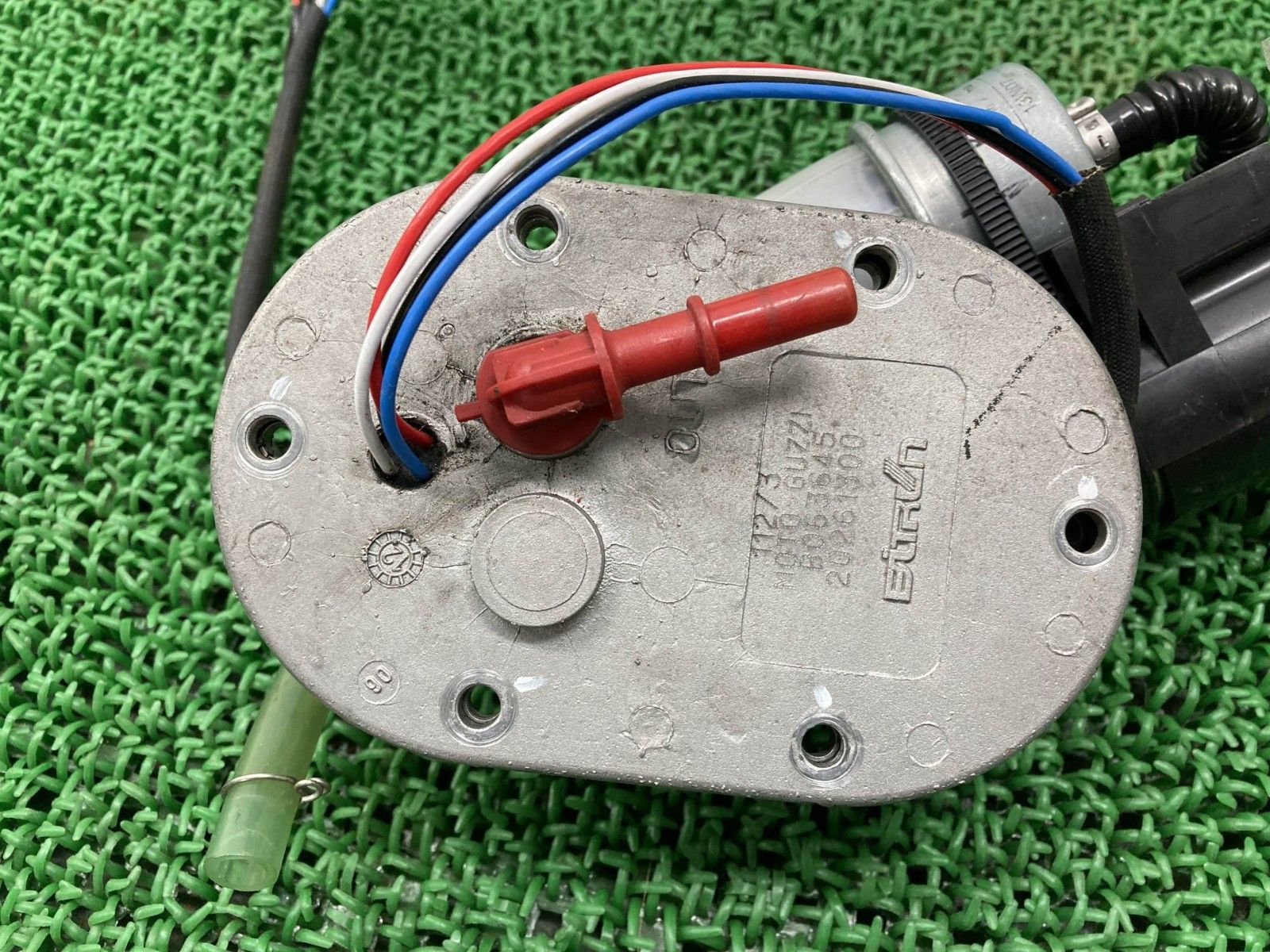 V7 フューエルポンプ B063645 モトグッチ 純正 中古 フューエルセンサー 品薄 tH V7 フューエルポンプ B063645 モトグッチ 純正 中古 フューエル