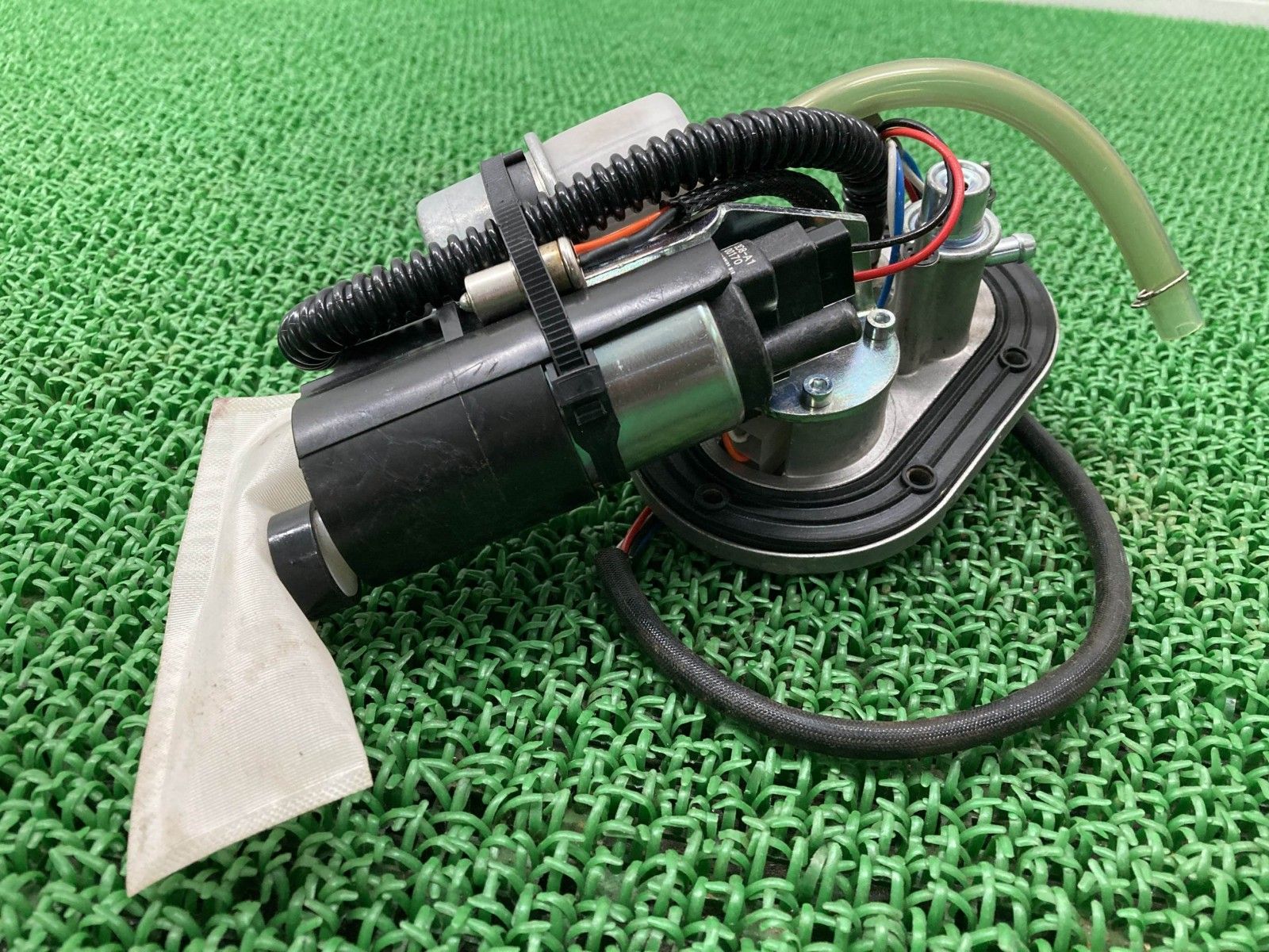 V7 フューエルポンプ B063645 モトグッチ 純正 中古 フューエルセンサー 品薄 tH V7 フューエルポンプ B063645 モトグッチ 純正 中古 フューエル