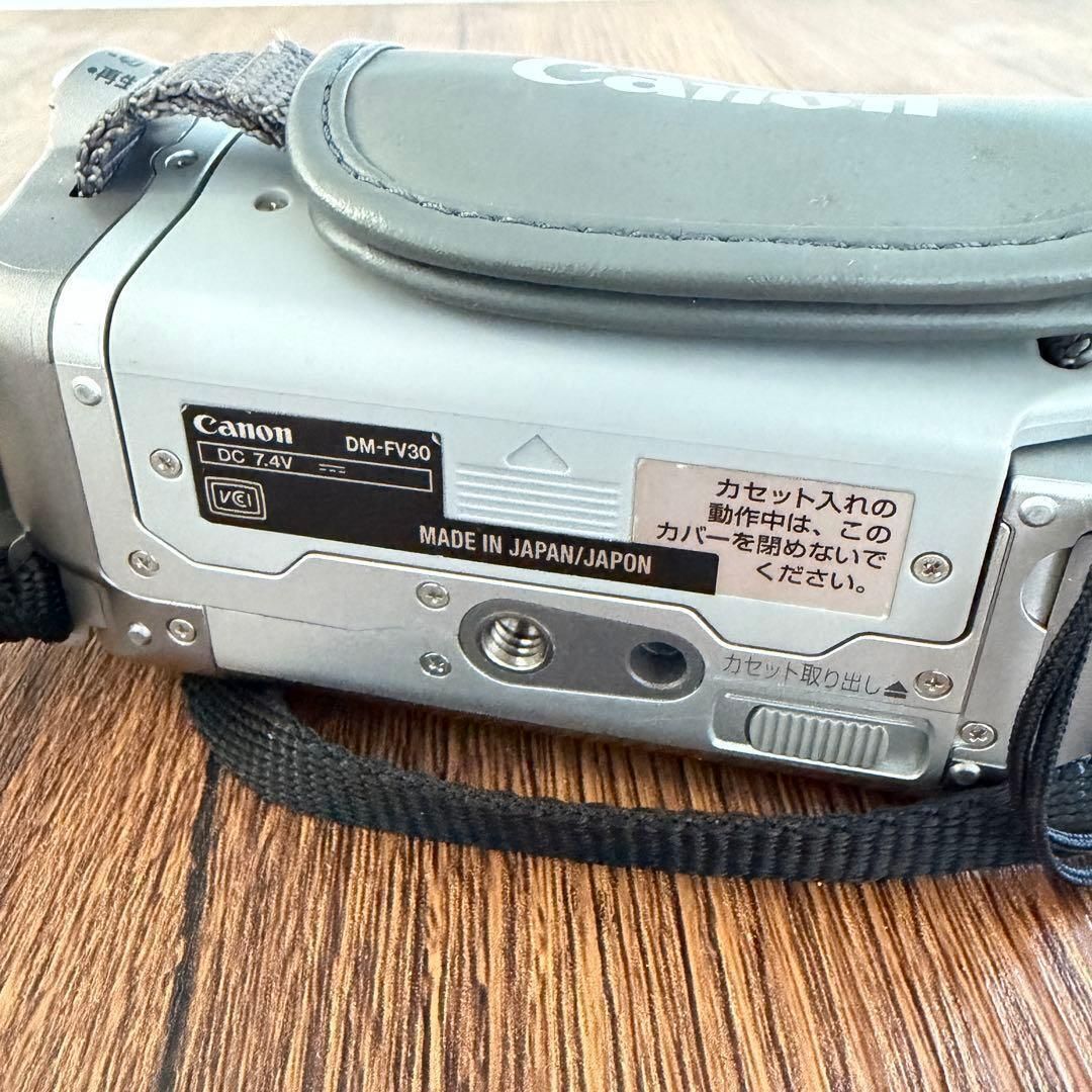 【動作品】Canon DM-FV30 ビデオカメラ MiniDV デジタルビデオ 動作品】Canon DM-FV30 MiniDV ビデオカメラ DCコード付 訳あり - メルカリ