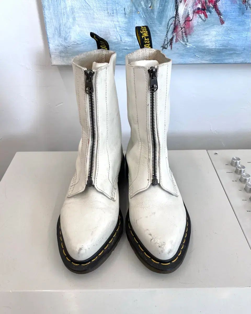 37 DR. MARTENS ドクターマーチン フロントジップ 白 ブーツ 25,513円