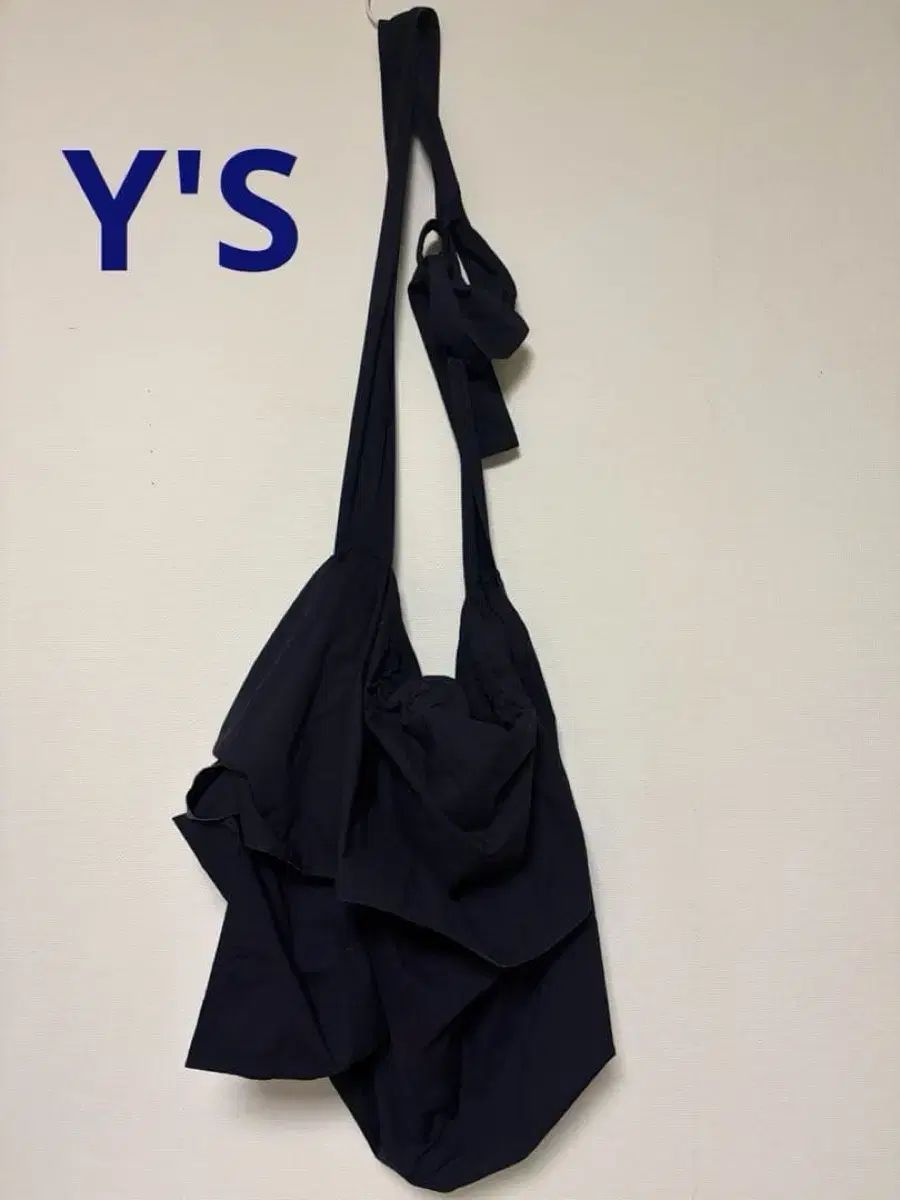 Y'S ワイズ ショルダーバッグ ネイビー