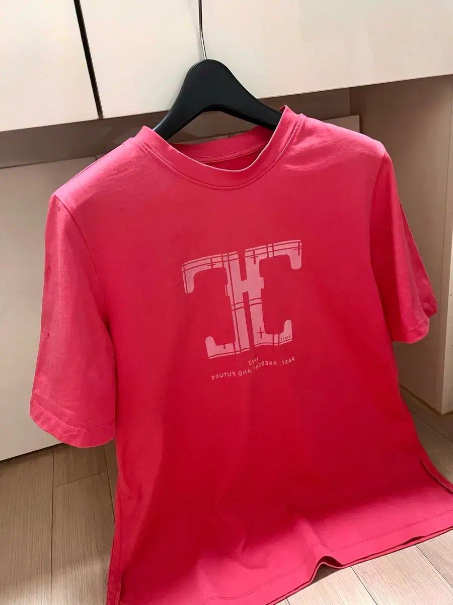 ハンサム タイム TIME 20年 シグネチャー ロゴ Tシャツ 半袖Tシャツ ホットピンク ピンク