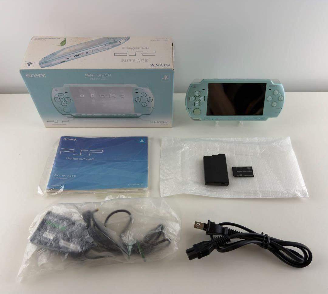 美品 PSP 2000 ミントグリーン 本体 プレステ ポータブル SONY ソニー PlayStation プレイステーション