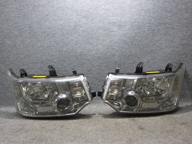 デリカD5 ヘッドライト 左右 HID CV5W CV1W 前期 100-87918 8301C536