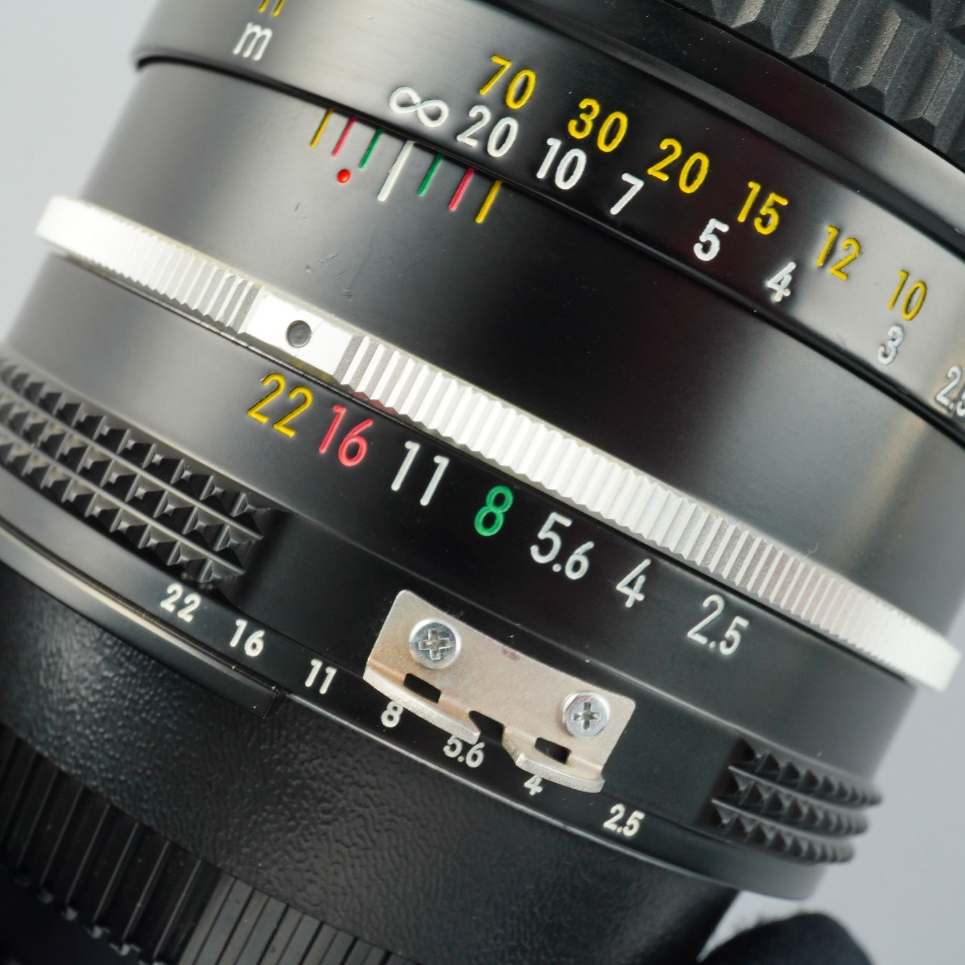 Nikon ニコン Ai NIKKOR 105mm F/2.5 単焦点レンズ - メルカリ