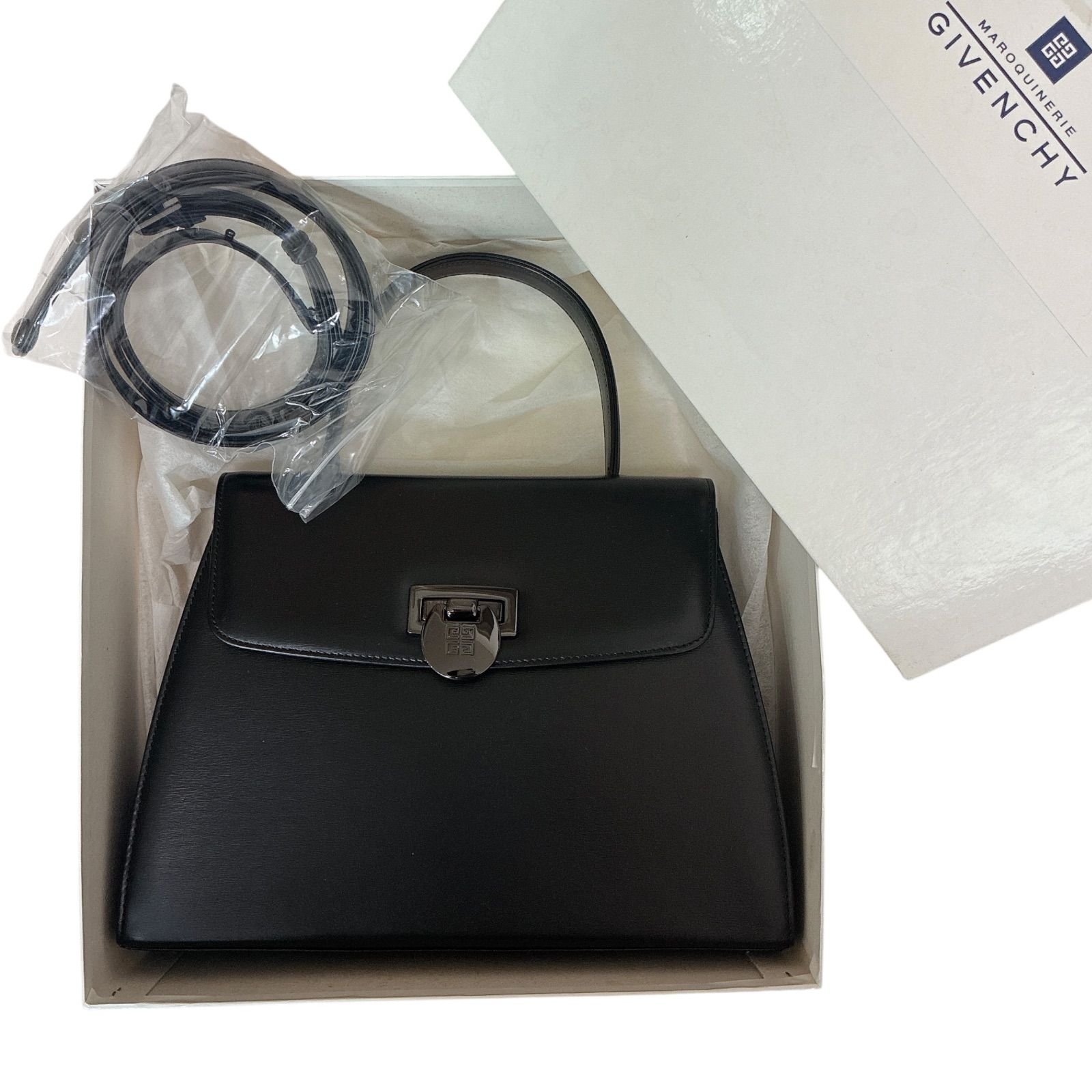 ジバンシィ　ハンドバッグ GVボローディア　本革　黒　レザー　冠婚葬祭　2way ジバンシー 2way GVボローディア ショルダーバッグ 冠婚葬祭 - メルカリ