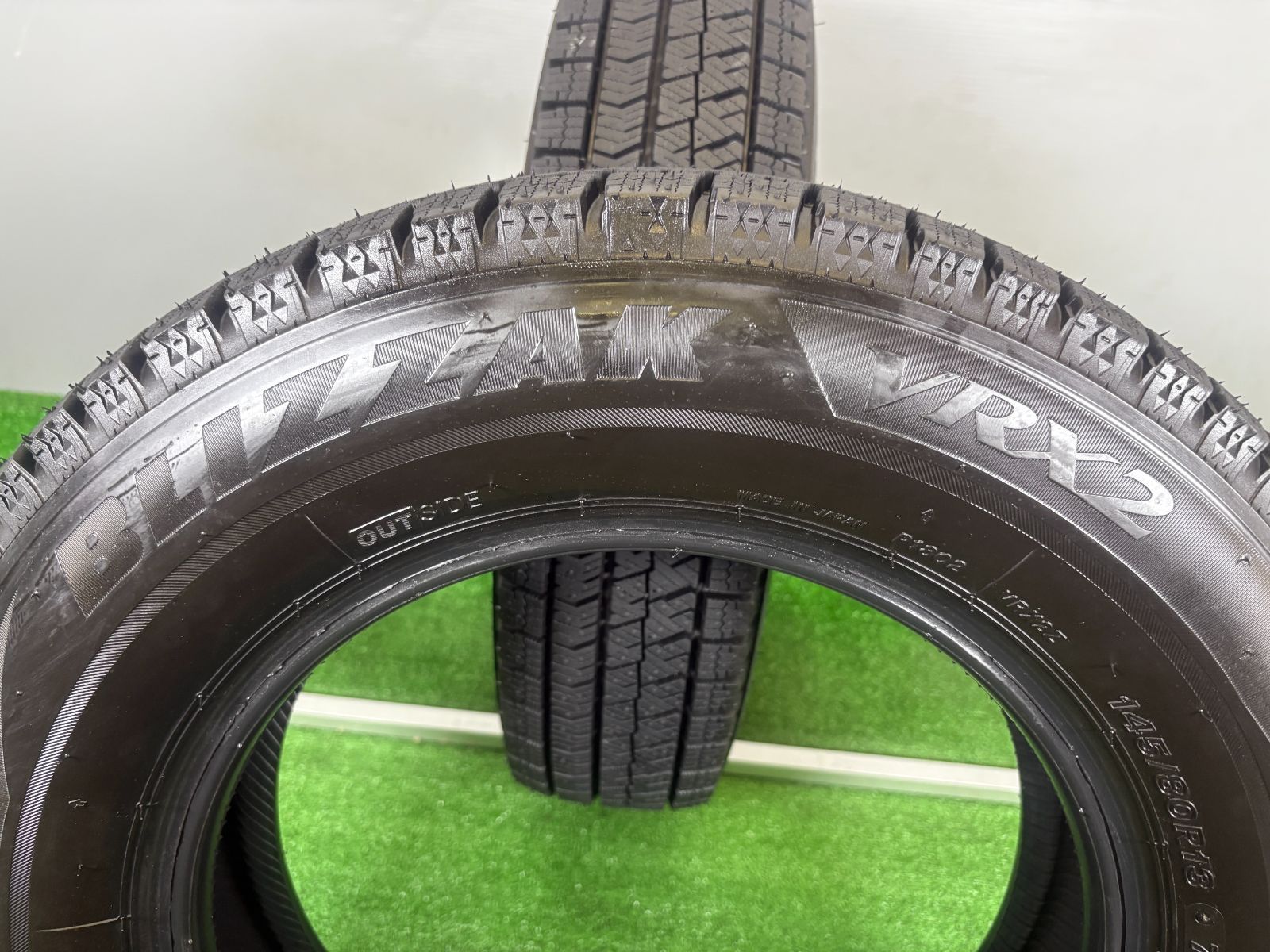 送料無料☆145/80R13 ブリヂストン VRX3 2024年製 2本 冬 タイヤ