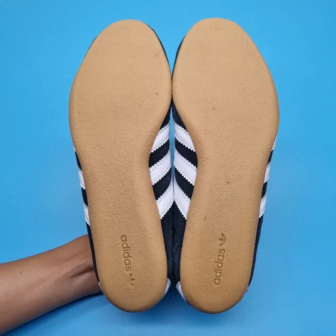 adidas TOKYO レディーススニーカー 230