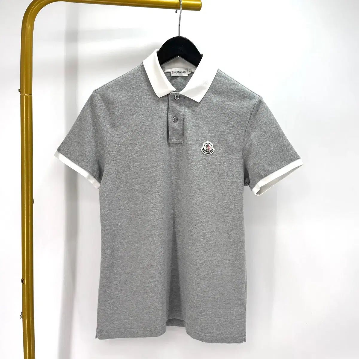 Mサイズ モンクレール 半袖 カラーTシャツ グレー 30,654円