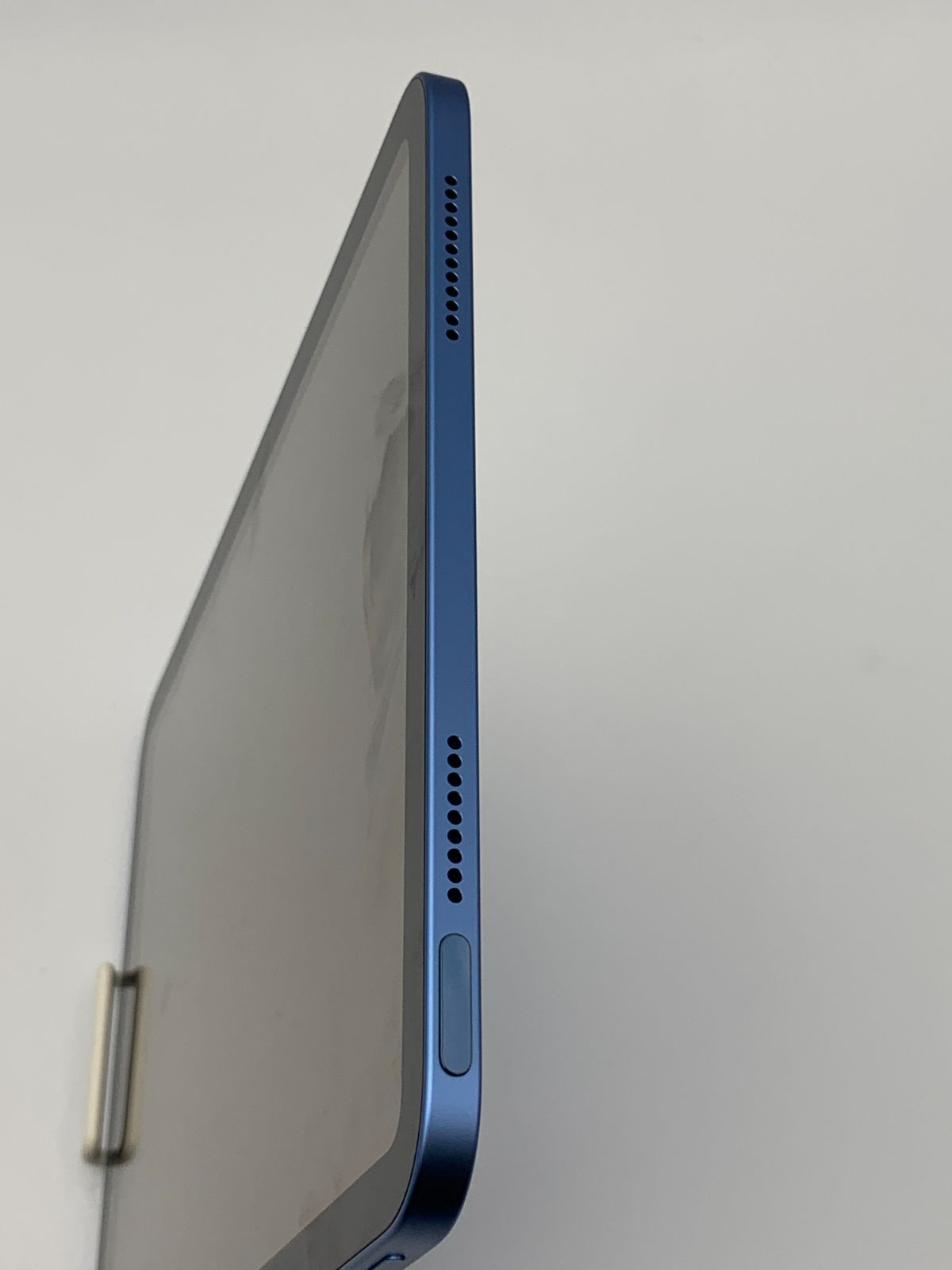 中古】iPad 10世代 64GB ブルー 画面・フレーム傷あり - メルカリ