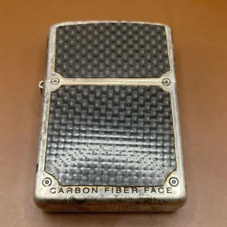 ◎【✨火花確認済✨】ZIPPO　ジッポ　ライター　カーボンファイバー　アンティーク　レトロ　ヴィンテージ　オイル　喫煙　タバコ　着火　ブランド　レア　珍品　喫煙　喫煙グッズ　タバコグッズ　希少　ビンテージ　コレクター　コレクション 9,086円