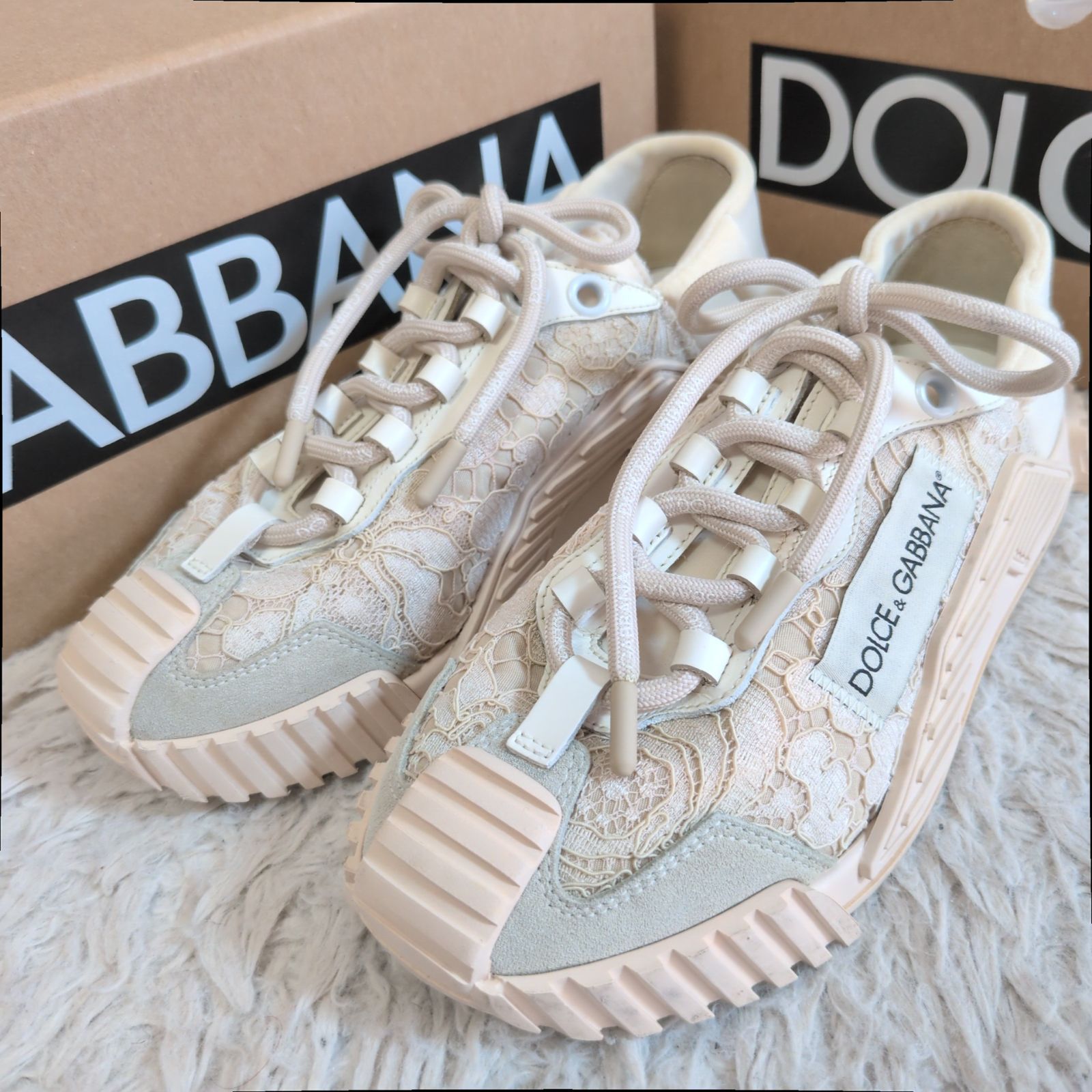 人気✨DOLCE&GABBANA ドルチェアンドガッバーナ レース刺繍スニーカー アイボリー 37 ローカット レースアップ レザー スウェード 箱付き