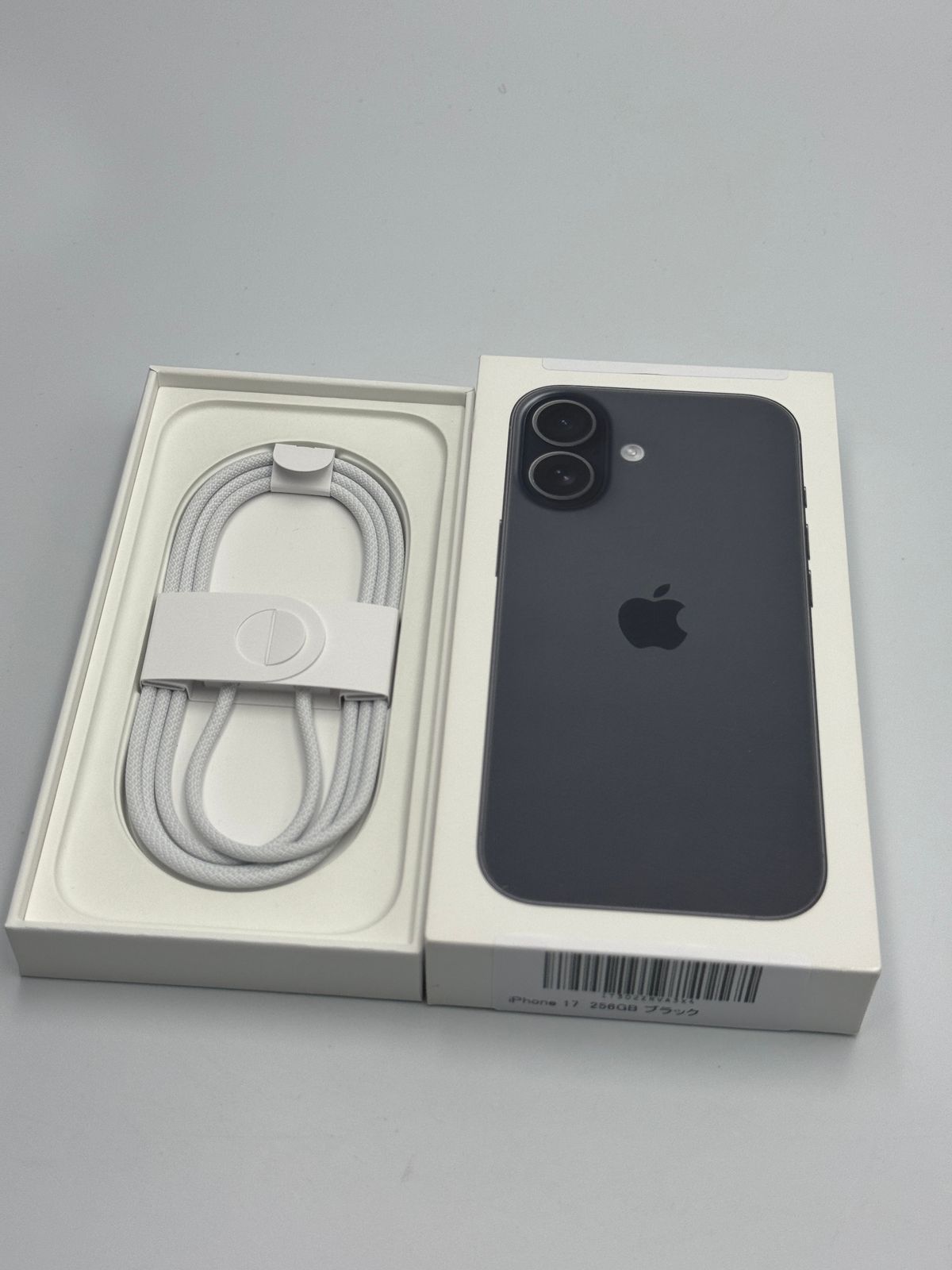 iPhone 17 256GB ブラック 中古B SIMフリー - メルカリ