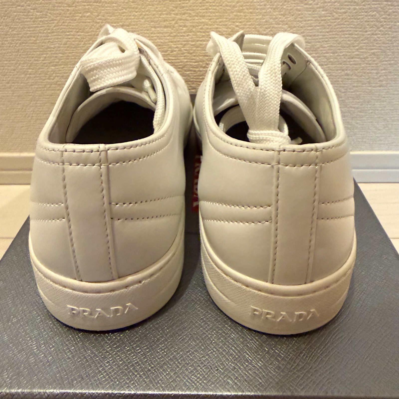 値下げ可能】PRADA プラダ 革スニーカー ホワイト White 白 - メルカリ