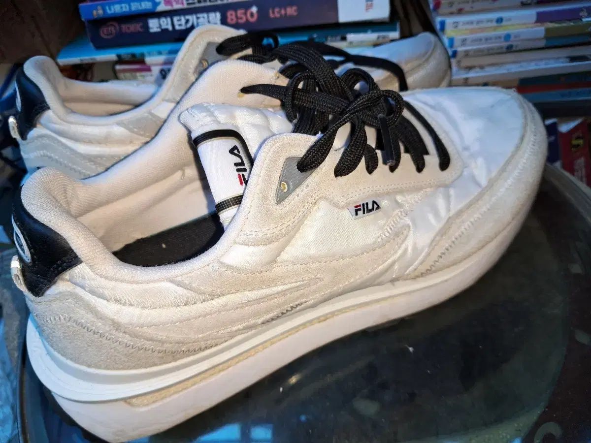 フィラ FILA スニーカー スタイル 280 スニーカー タイトな作りなので 275 も良さそうです。